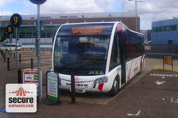 Discounted Online Bookings Secure Airparks offers secure parking at Edinburgh Airport. Book your airport parking online in advance and avoid the rush at the airport.